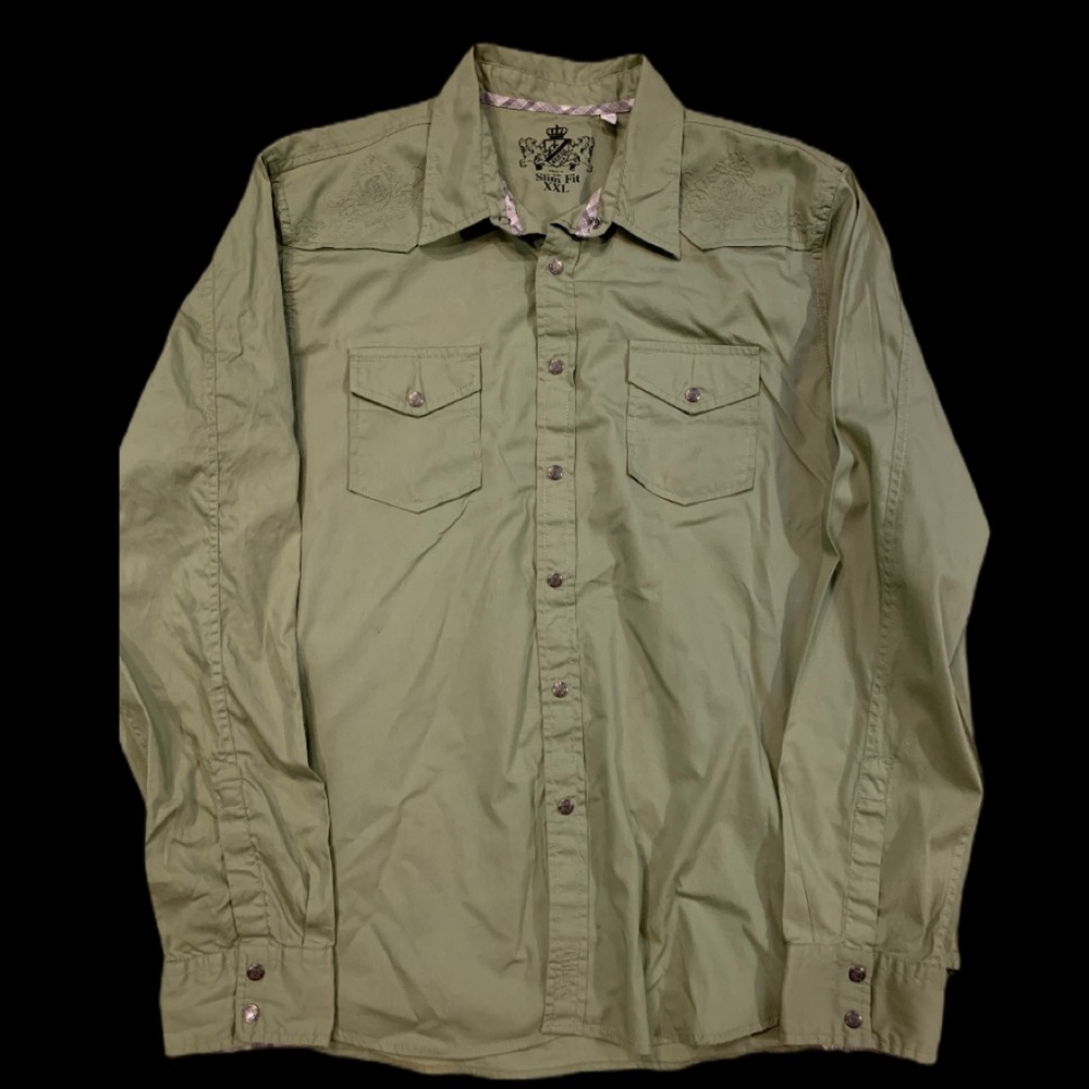 Men’s GUESS shirt